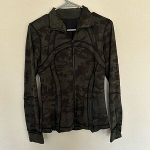 Lululemon green camo jacket size 8